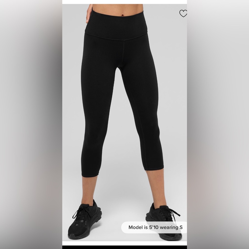 Alo Yoga High-Waist Airbrush Capri Leggings Black size small - Picture 2 of 8
